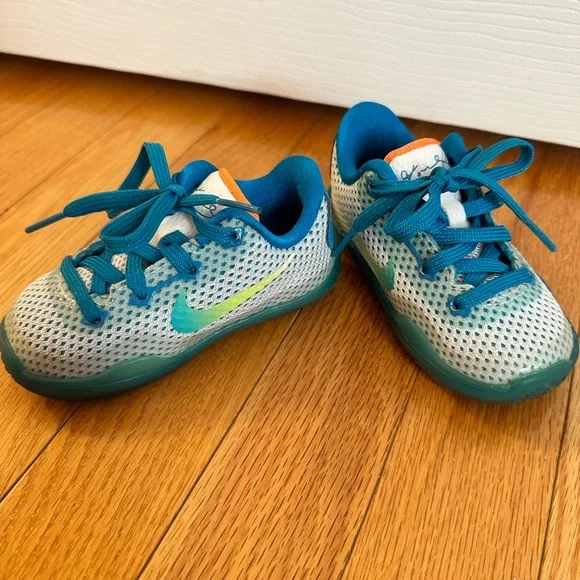 RARE KOBE BRYANT NIKE TODDLER SNEAKERS